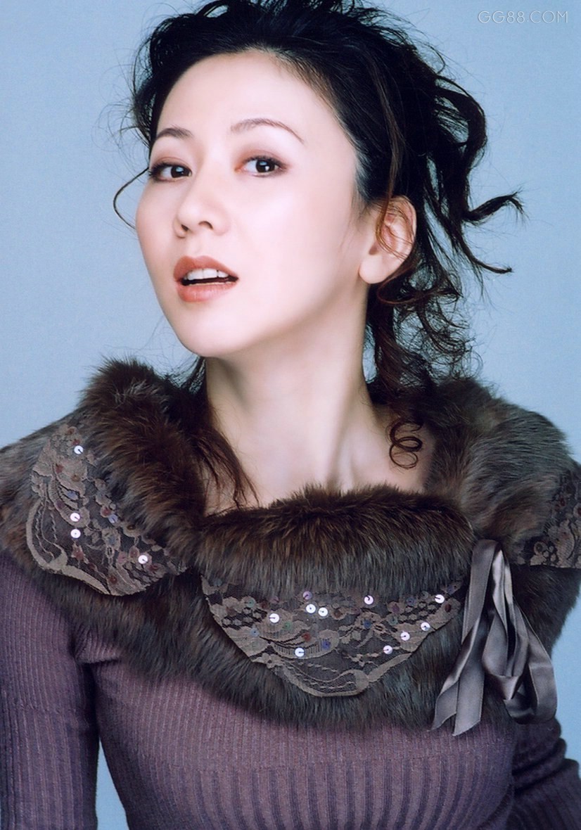 汤加丽:因“人体模特”和丈夫离婚,被父亲冷战,今46岁孤身一人