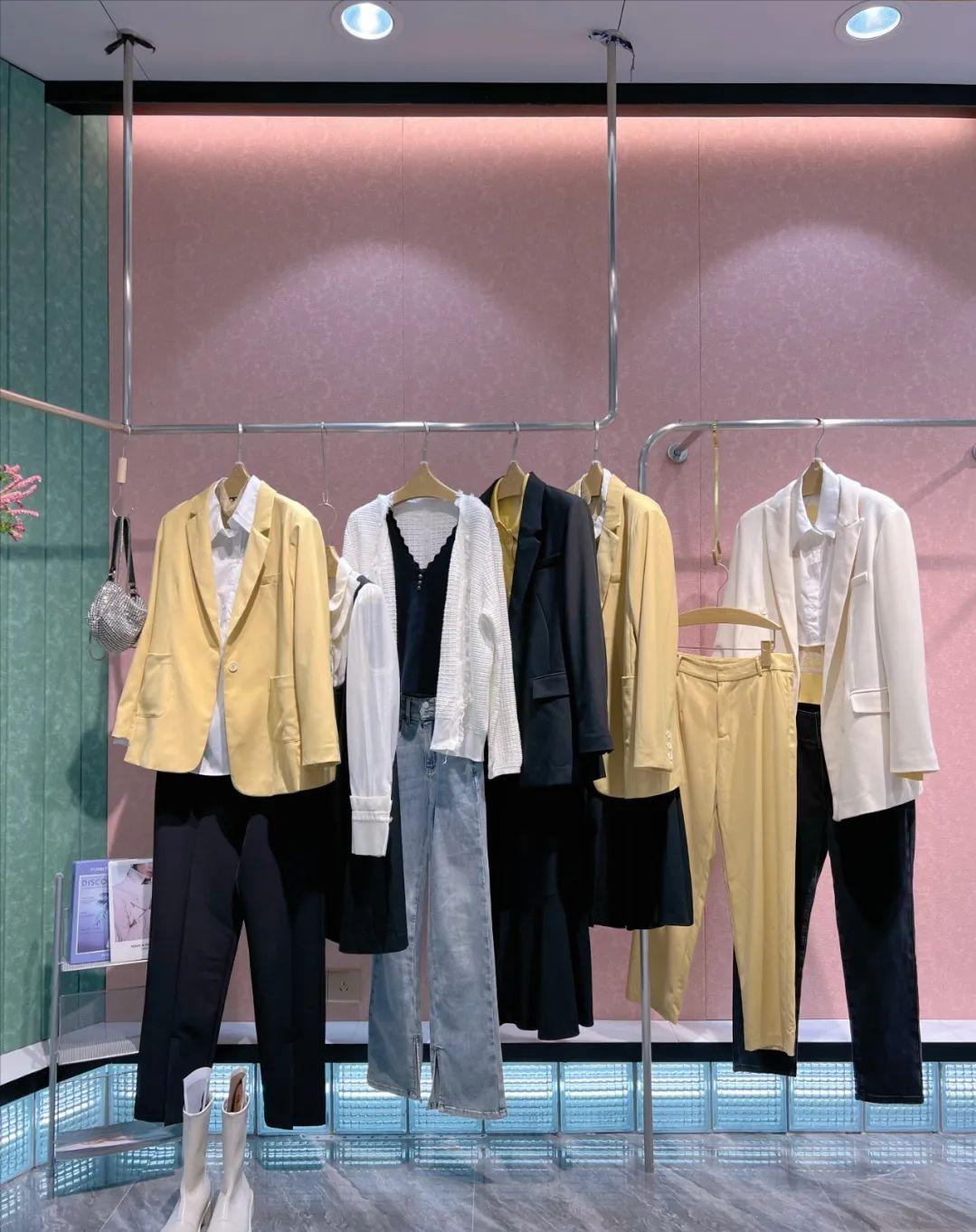 秋水伊人时尚女装桑蚕丝,秋水伊人女装正品清仓风衣直播