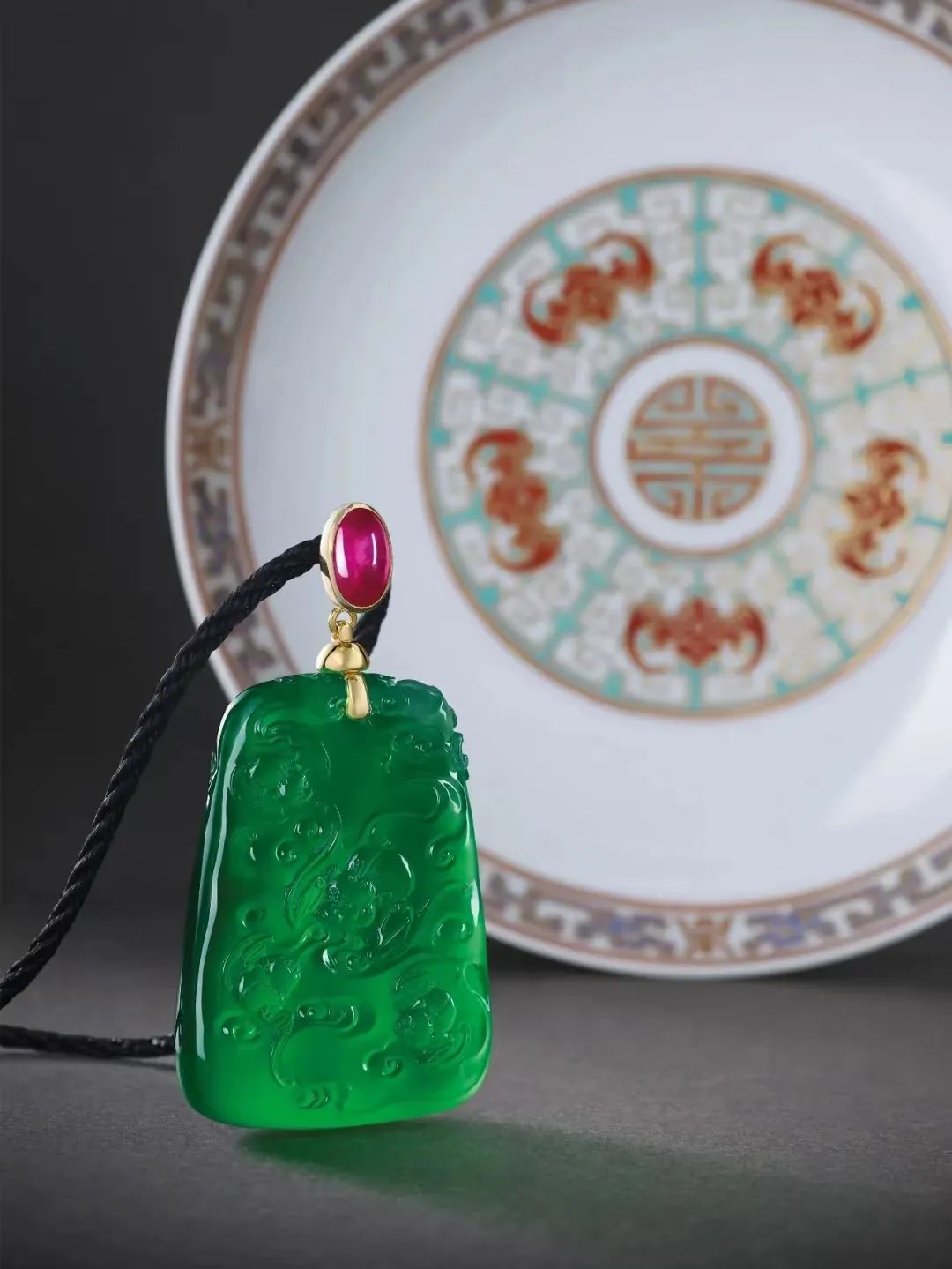 春节戴什么翡翠好,快过年了戴什么翡翠合适呢