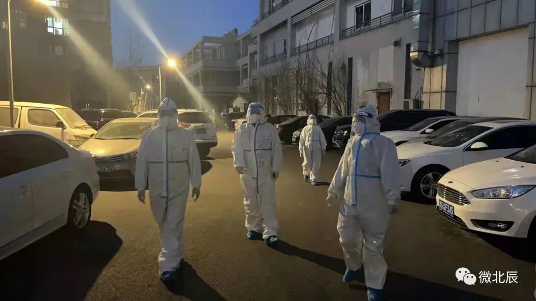 基层干部连续奋战在抗疫一线,党员干部齐出动强化社区疫情防控