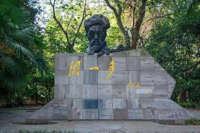 武汉大学被誉为最美大学主要不在于樱花，而在于其建筑和山水园林