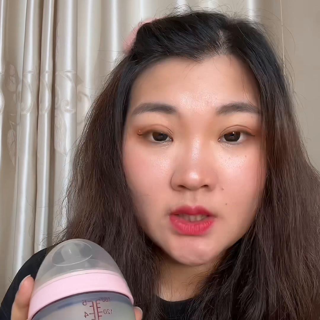 婴儿奶瓶自己拿的推荐,宝宝奶瓶推荐1-3岁不喷奶测评