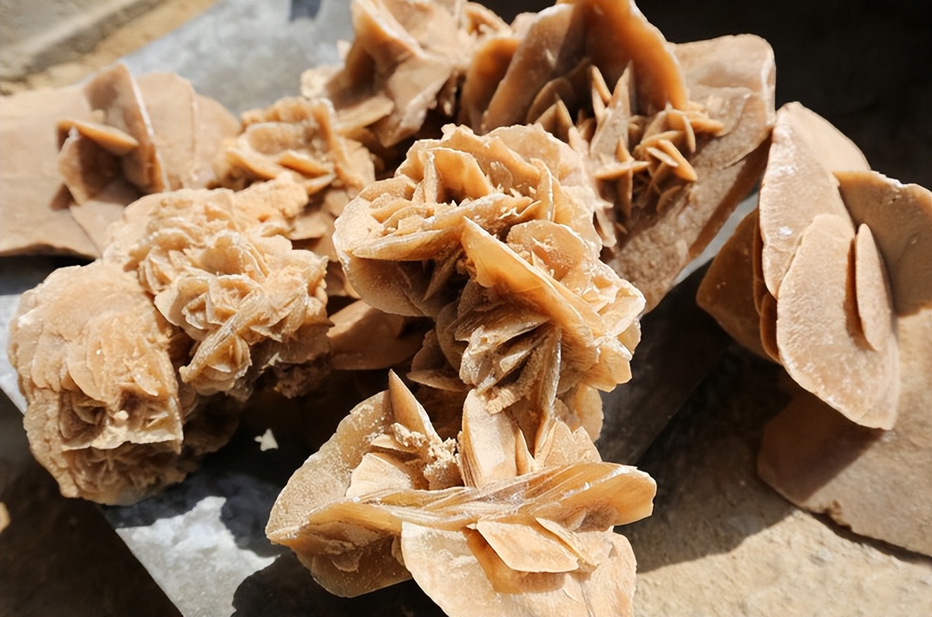 沙漠玫瑰原生地景观,沙漠里的沙漠玫瑰奇特景观