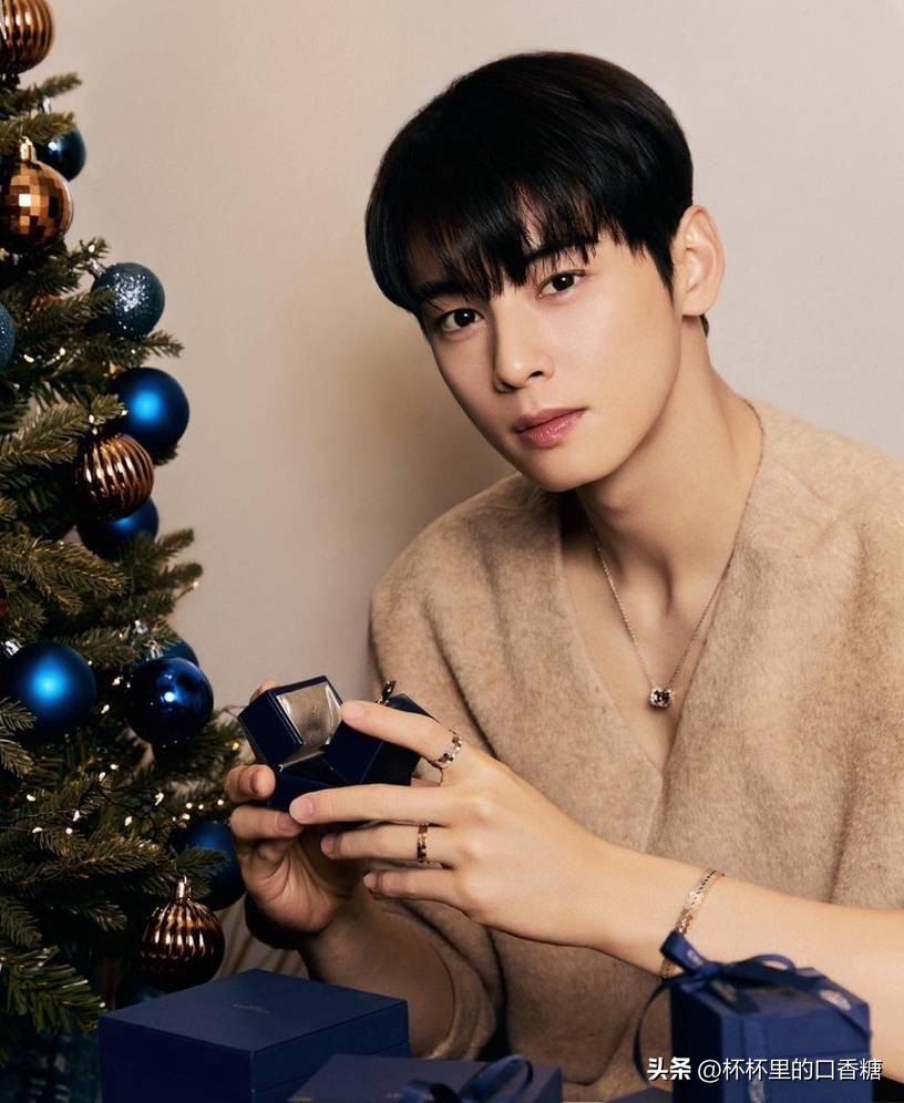 王一博与王鹤棣比赛和平精英,2022年全球百大美男排名王鹤棣