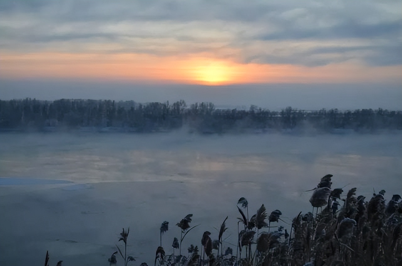 十首“山居杂诗”，山居，讲究回归我大自然，是现代人的梦中桃源