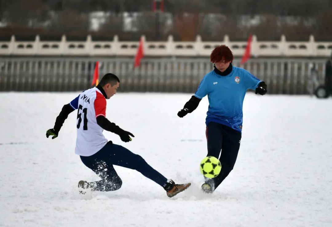 嗨翻足球联赛,雪地足球赛