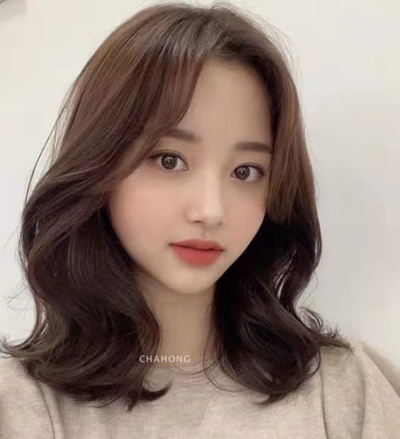 40岁中短发啥头型显年轻,40岁短发啥头型显气质