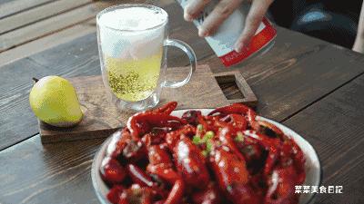 小龙虾头怎么吃,小龙虾什么部位不能吃