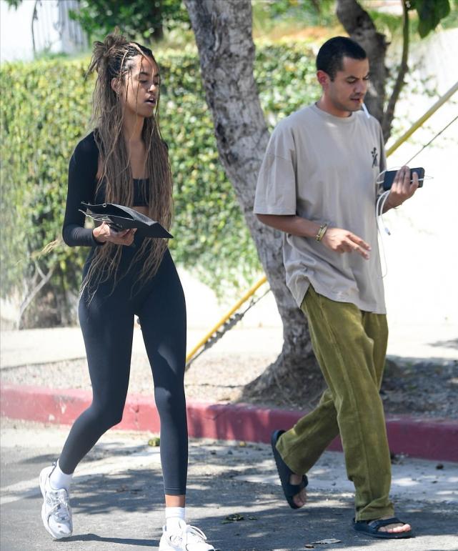 奥巴马女儿和男友约会,奥巴马最近和他女儿视频