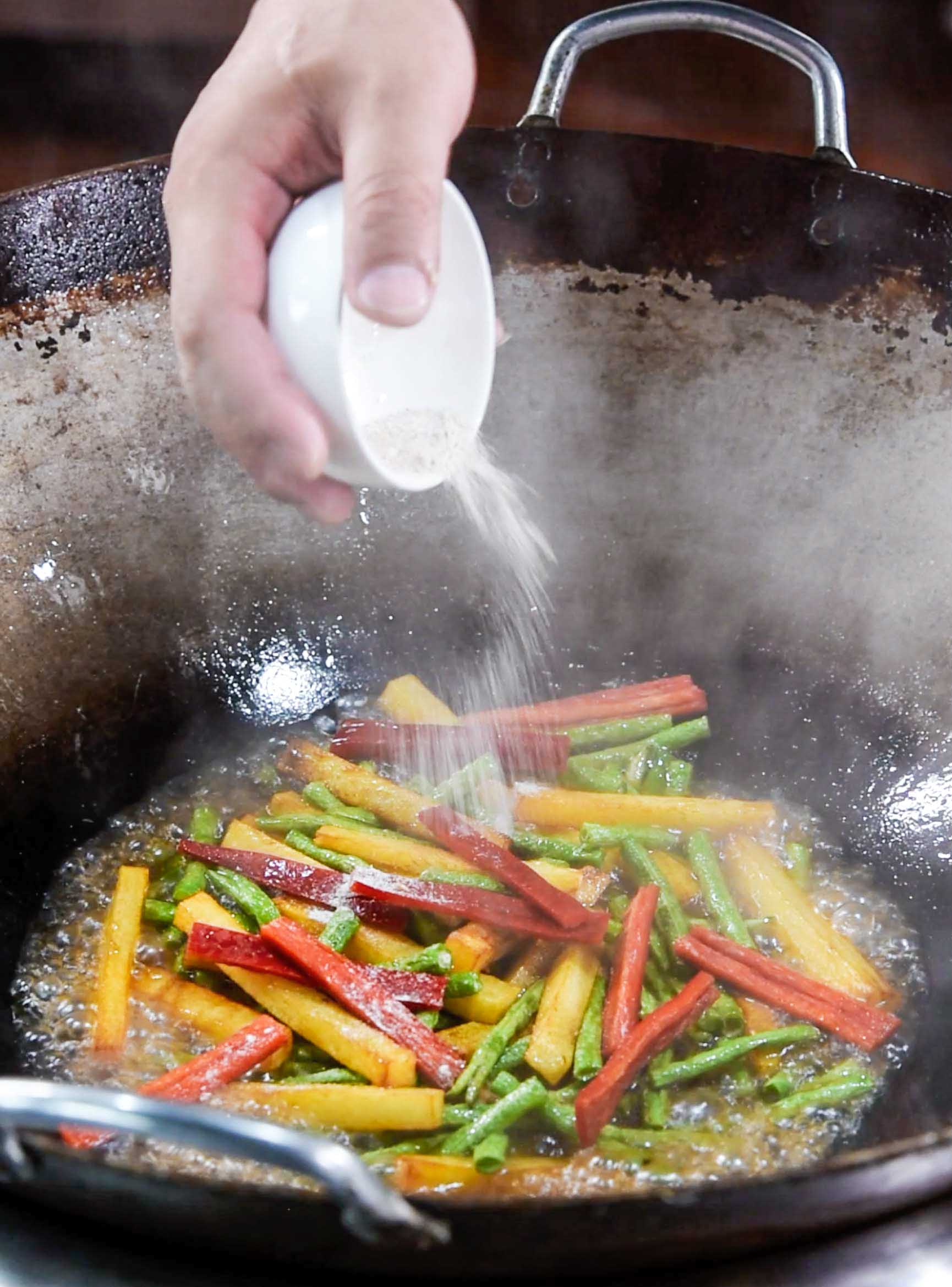 土豆豇豆的家常做法下饭菜,土豆豇豆的做法家常菜