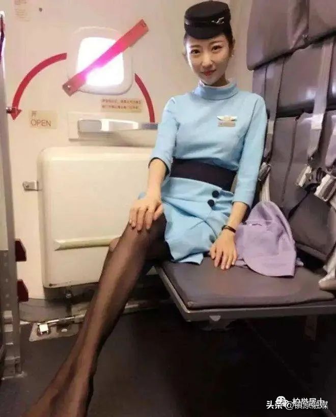 飞机上空姐不会告诉你的五个秘密,飞机上的空姐必备安全小知识