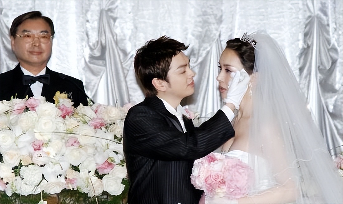 最美变性人河莉秀:因不能生育被丈夫抛弃,45岁认爱企业家新男友