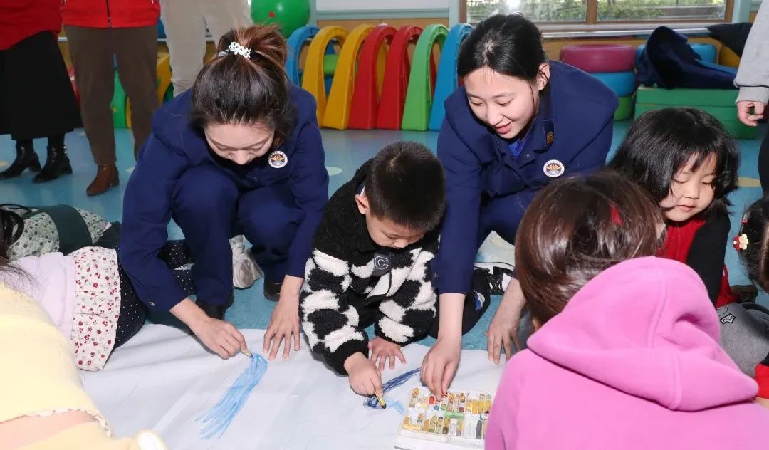 消防安全伴你童行知识小课堂,安全童行消防演练