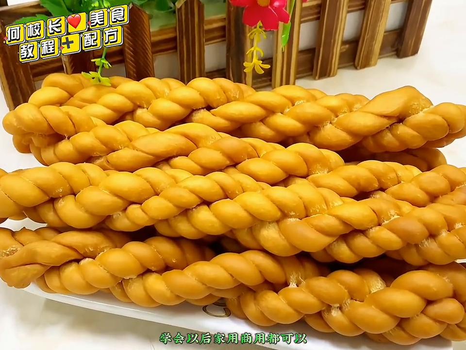 香酥炸麻花的家常做法,酥脆小麻花网红零食制作方法