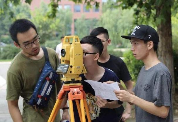 网传土木考证界又出现“卷王”，一人考下10个证，还是专科出身