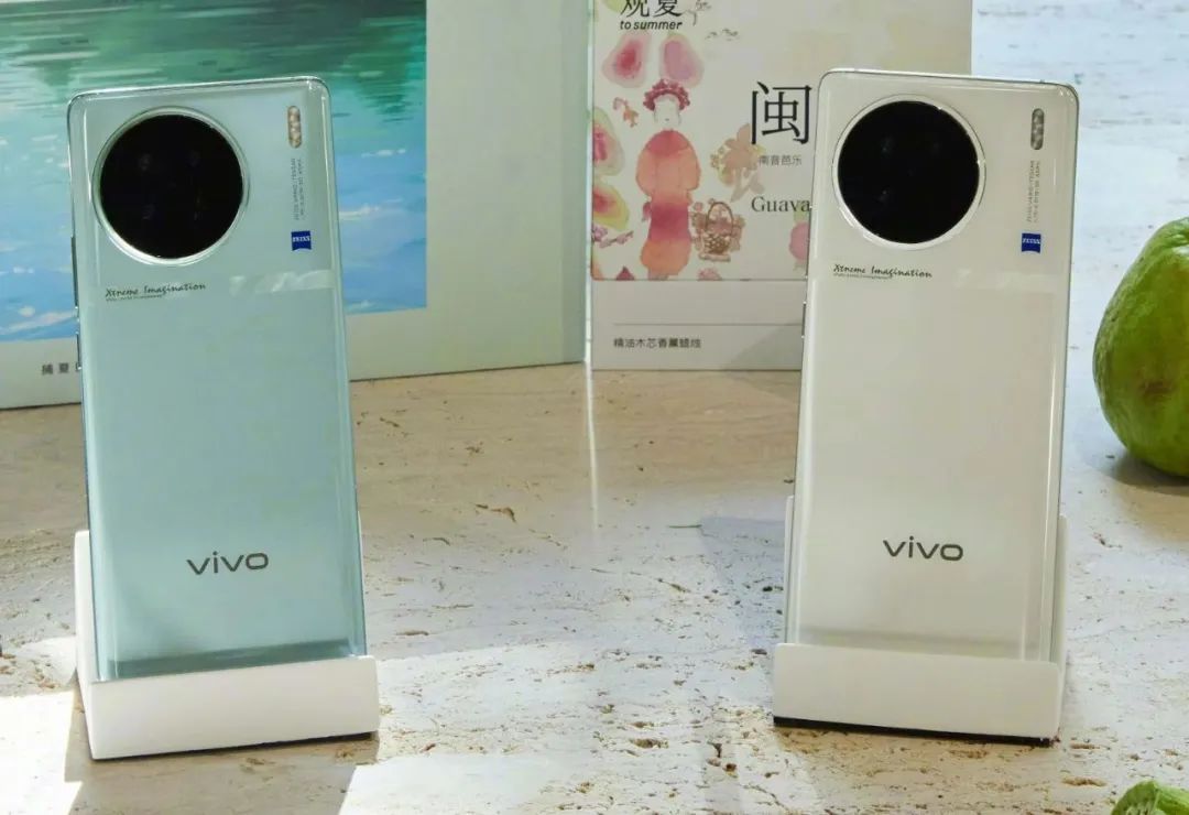 小米13和vivox90哪个更值得购买,vivox90和小米13更值得买