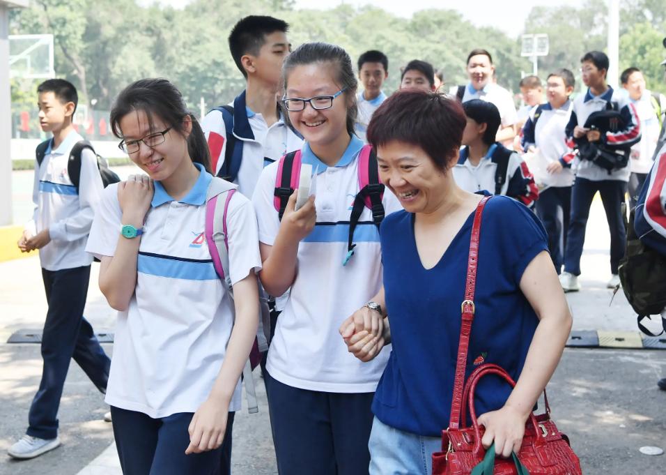 中考成绩公布考了300多分,2023年中考考了最高分是801分吗