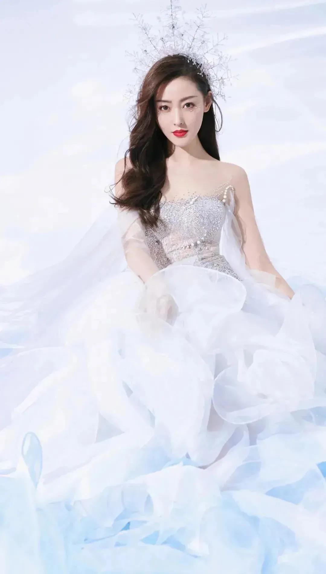 姹紫嫣红霞笼雾，佳酿温馨浅浅歌