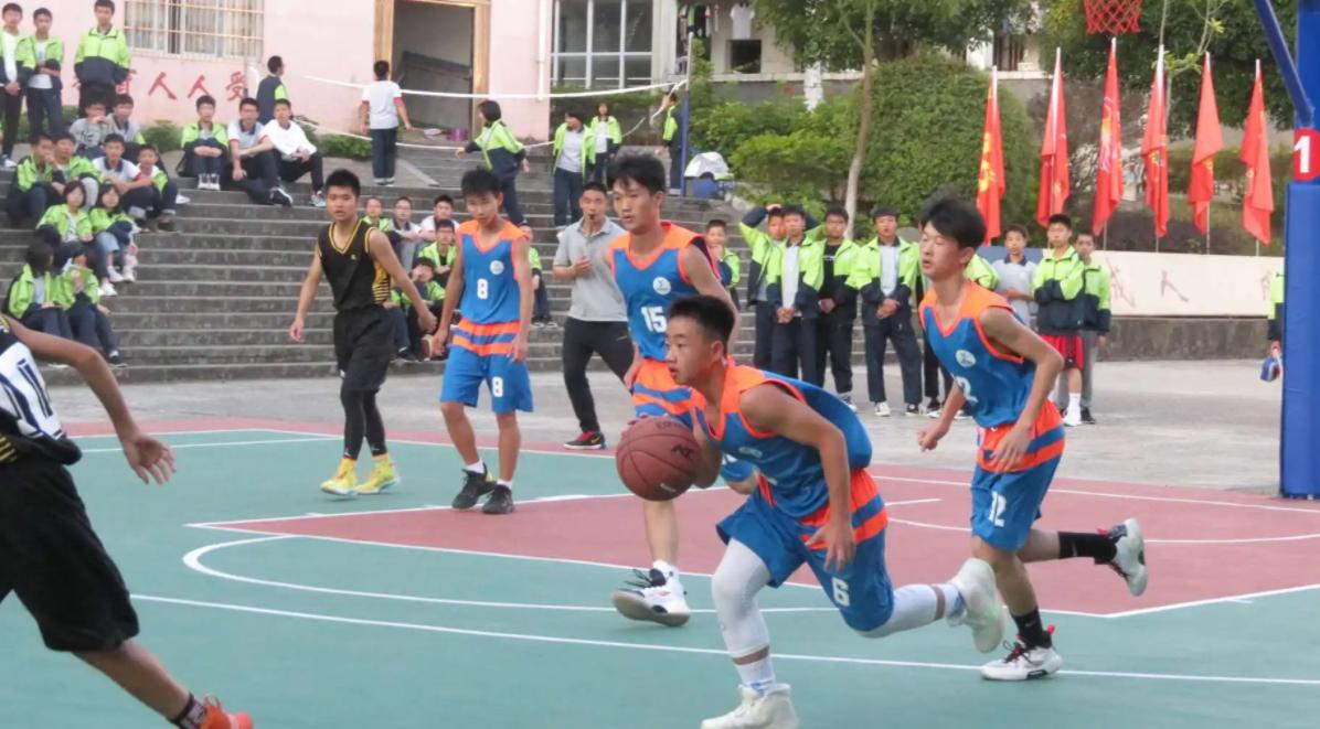 李亚诺中国断骨增高第一人,当年花16万断腿增高