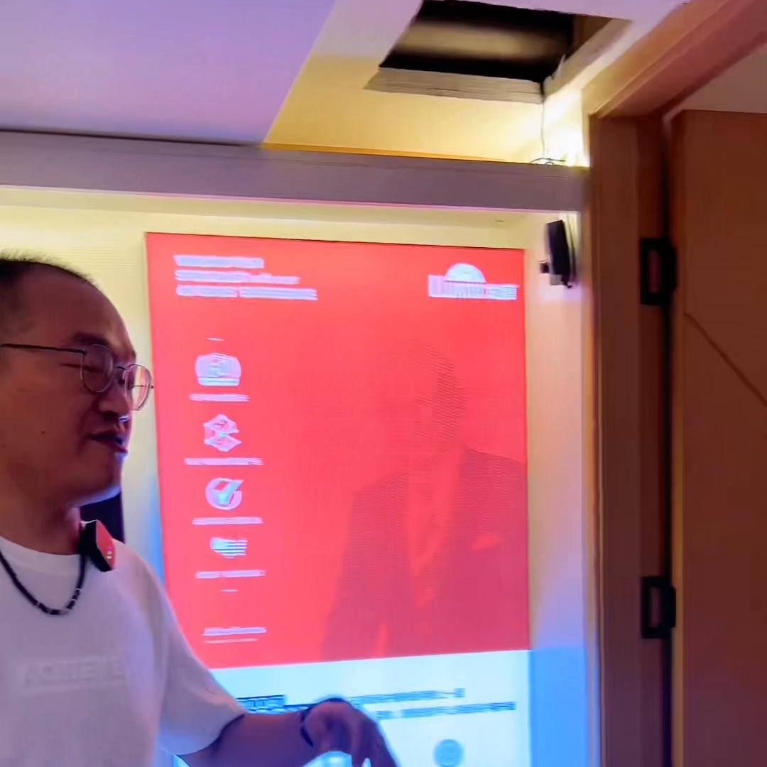 洗车店内饰清洁全过程,大型洗车店用什么清洗