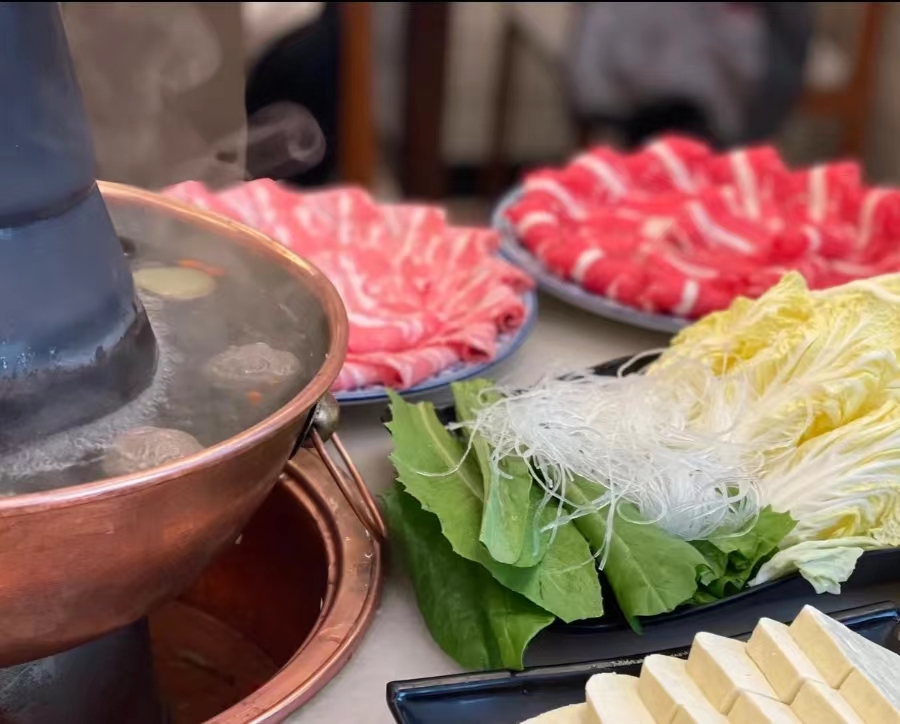 吃老北京涮羊肉过瘾的视频,北京的老北京铜锅涮肉推荐