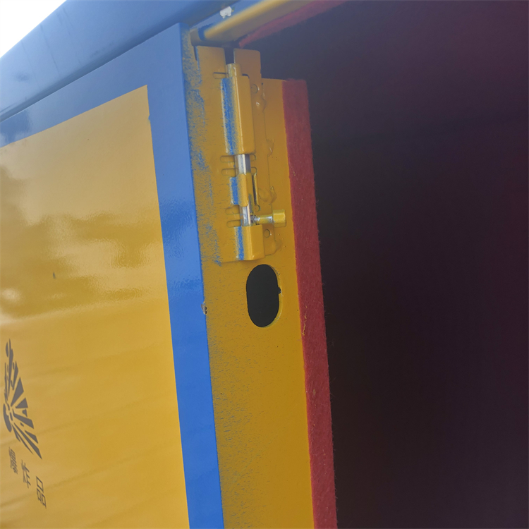 井下炸药雷管运输管理规定,煤矿井下爆炸物品库储存规范