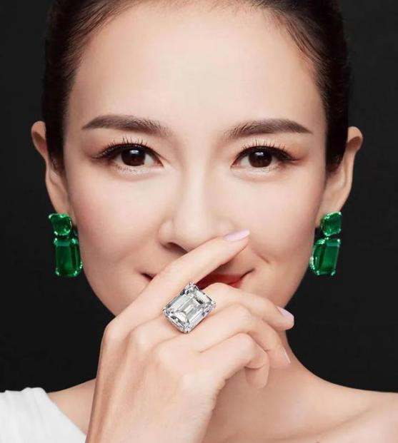 女人过了四十戴什么好,40岁女人怎么戴饰品才好看