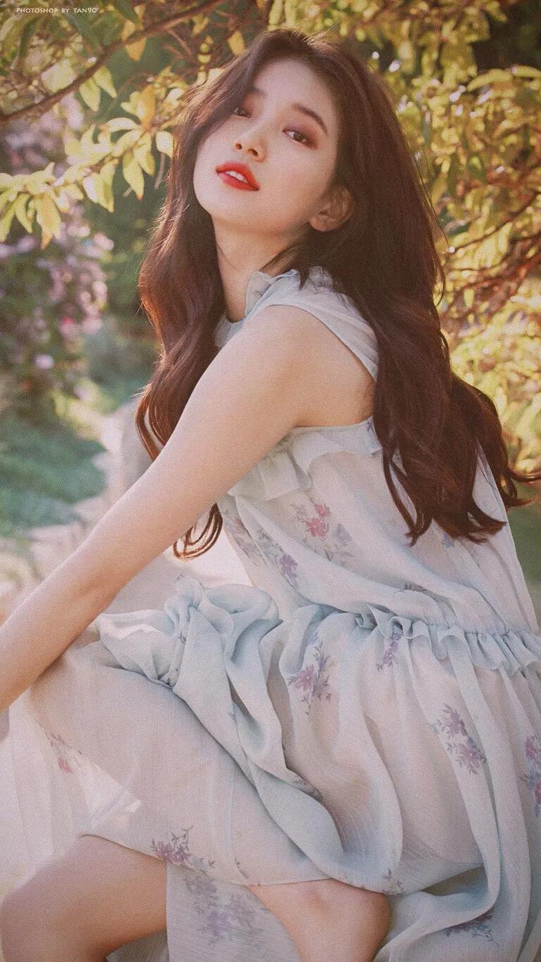 韩国女星裴秀智,裴秀智主持人造型