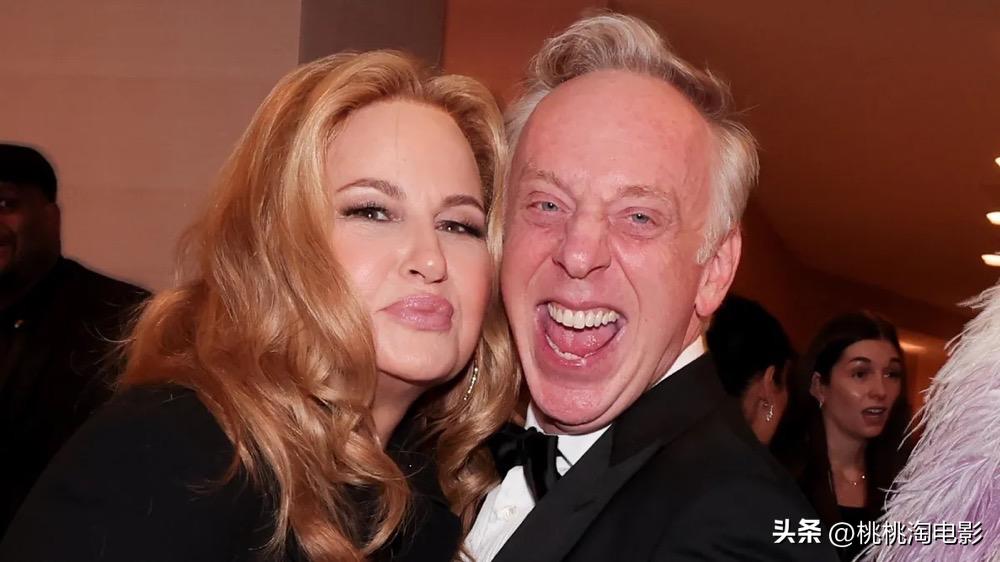 她的演艺生涯巅峰还远未到来,她的演艺事业推向了巅峰