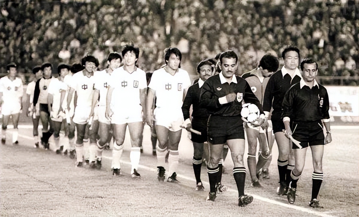 中国足球屡败屡战,中国足球最辉煌的时期