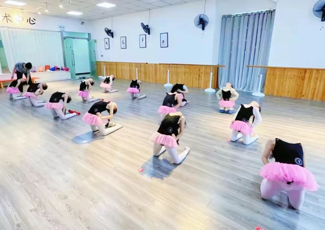 舞蹈能让小孩磨练自己,舞蹈给予孩子足够强大的气场