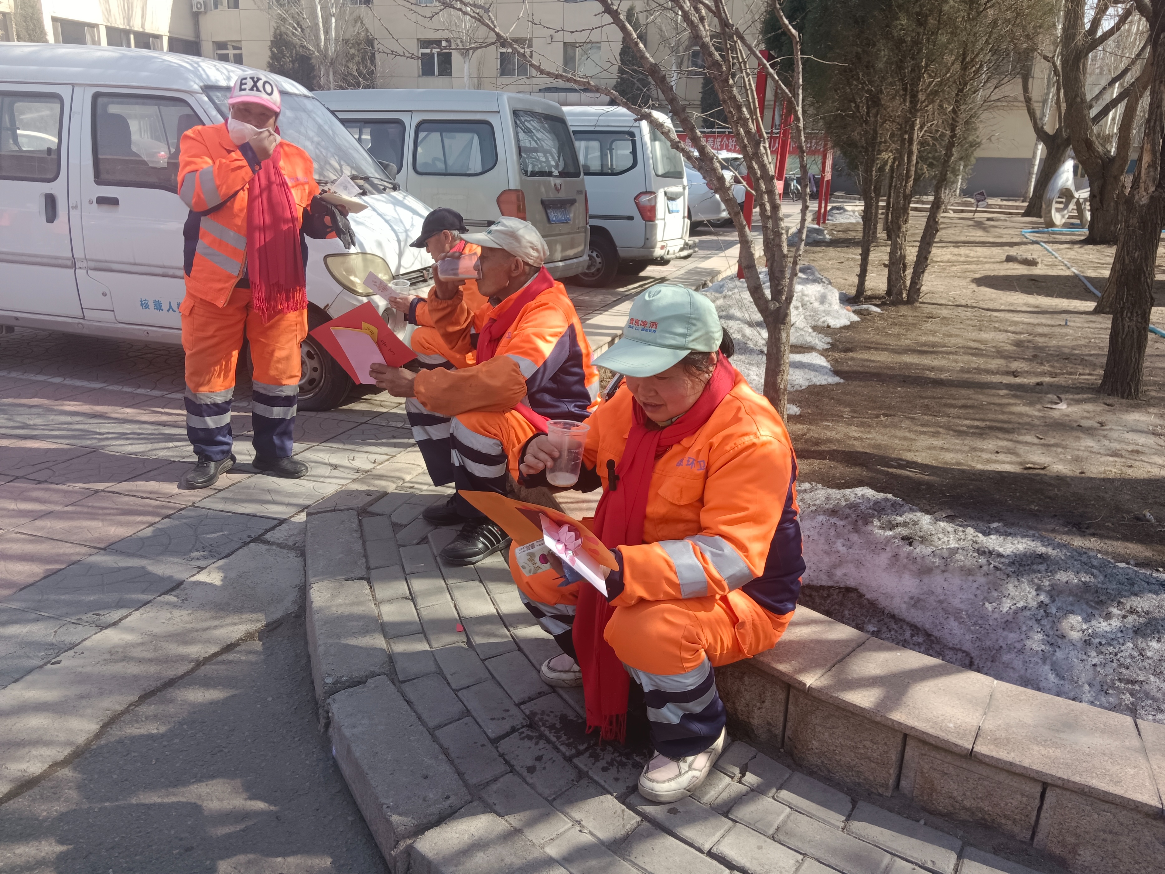 弘扬雷锋精神——包头市包钢实验二小举行学雷锋系列主题活动