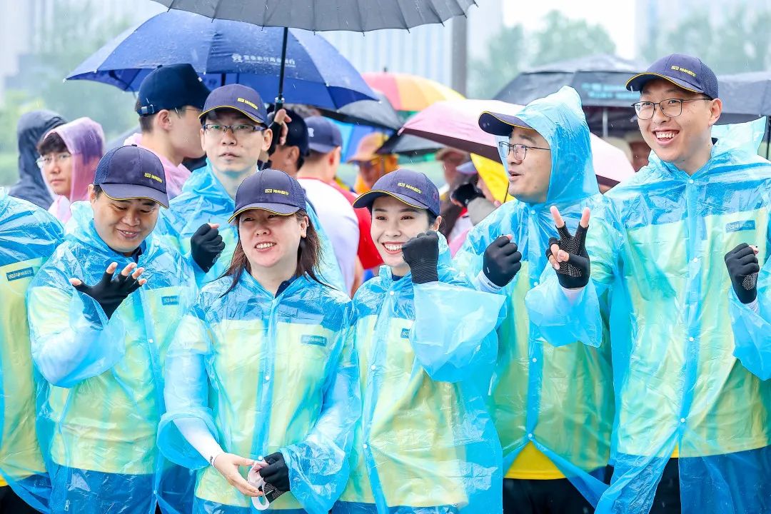 百舸争流竞扬帆不负众望勇夺魁,百舸争流龙舟竞渡