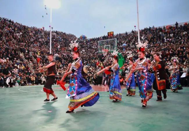 国足与村超,国足为什么没有中场