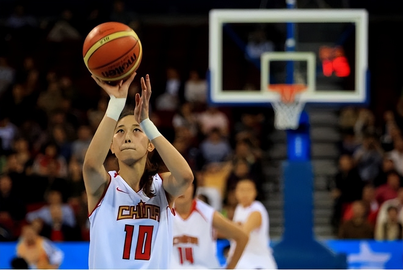 中国女篮王思雨照片好看一点的,徐杰和张茹王思雨身高啥关系