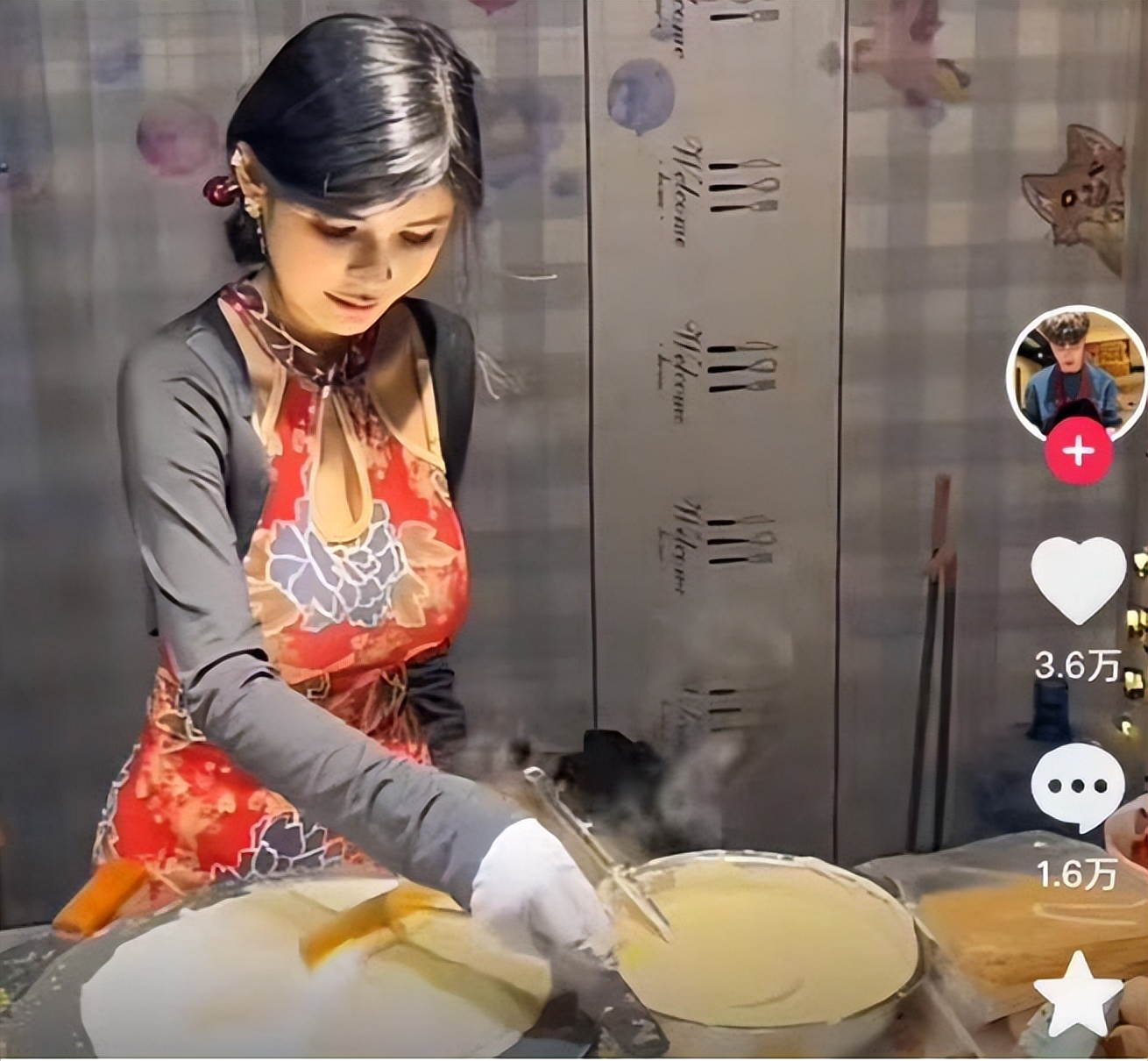 网红狗头萝莉再惹争议，退圈卖煎饼遭举报，衣服露胸疑似又擦边