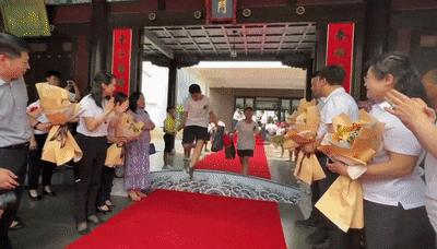 小学毕业典礼的超燃视频,最棒的小学毕业典礼