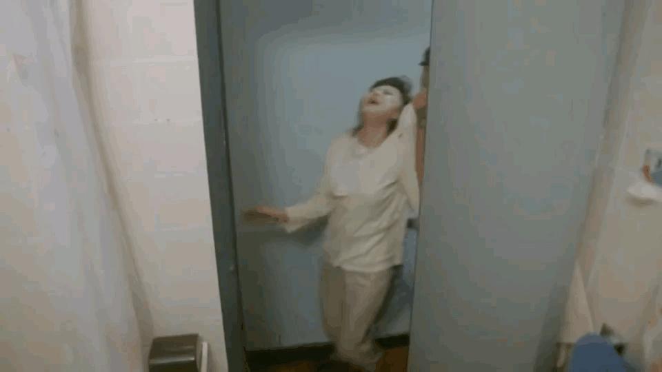 假戏真做，娱乐圈的“灯下黑”，让多少女演员有苦难言？