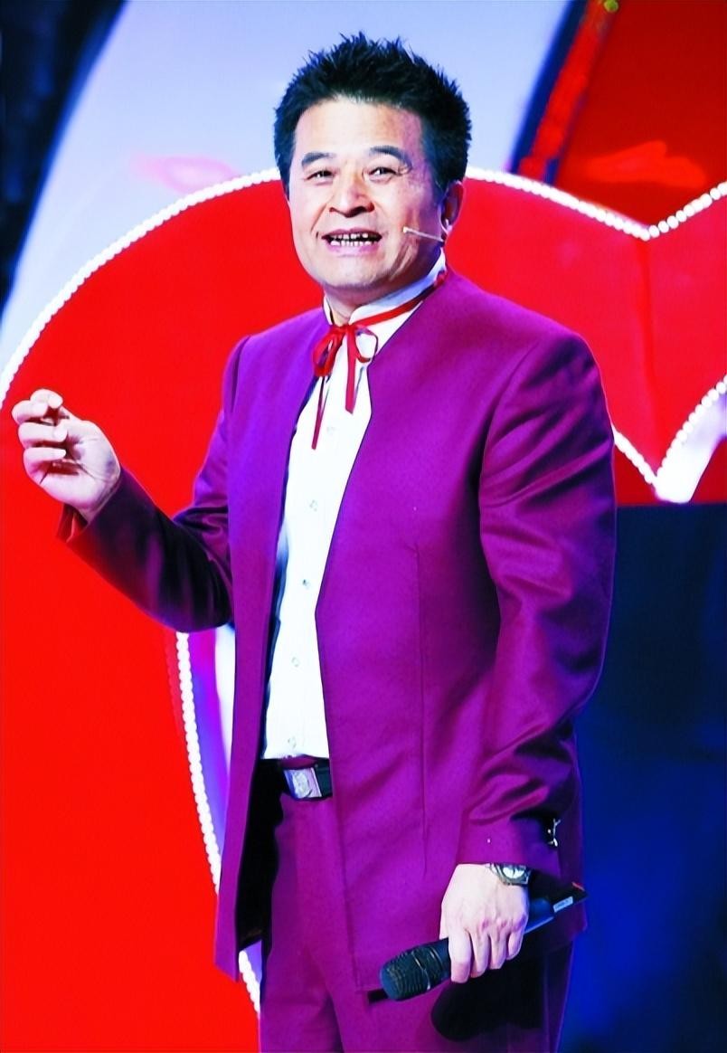 毕福剑离开央视后现在有退休金吗,央视主持人毕福剑又要重返舞台么