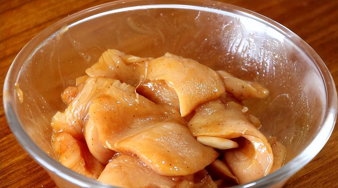 无油鸡胸肉怎么做好吃又简单,鸡胸肉不长胖的神仙吃法