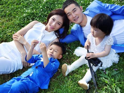 胡可成长过程经历,胡可经历