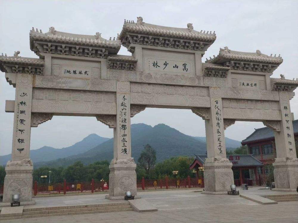 搞地产、造网红、开直播，少林寺什么时候变味了？