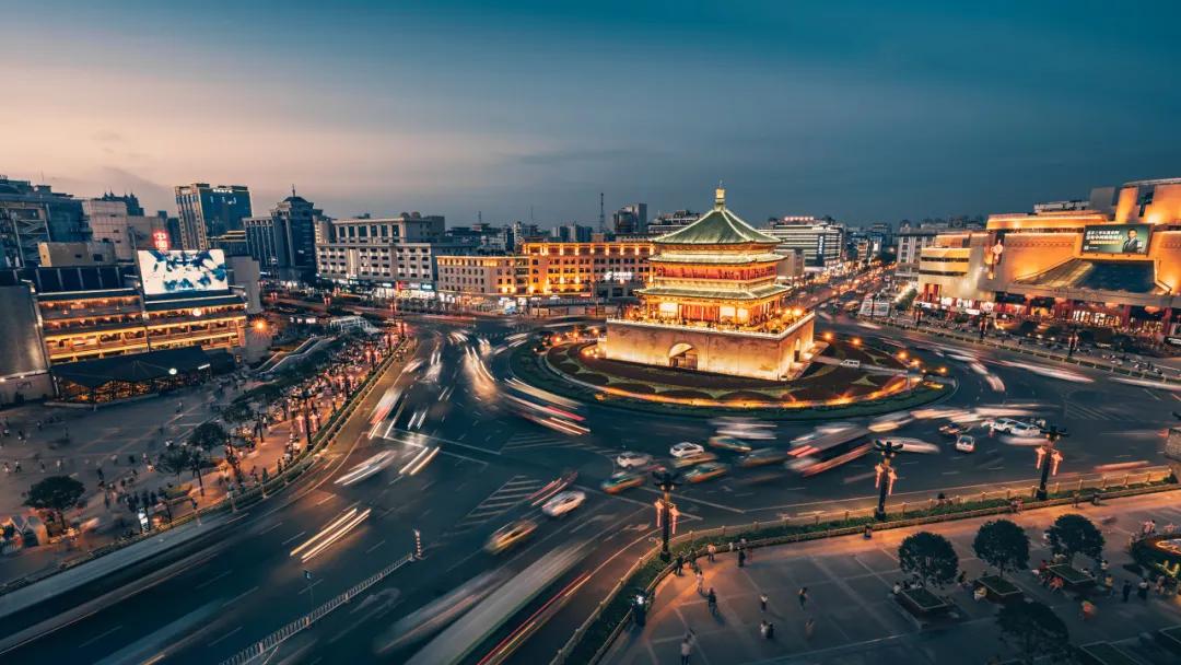 东方航空是由哪两个公司合并,合并前的东方航空