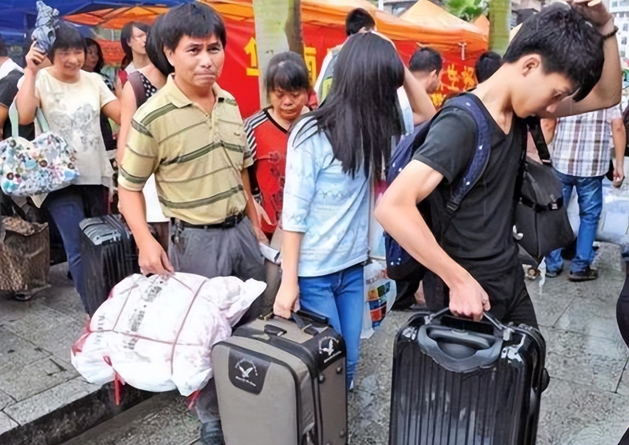 供孩子读大学所有费用压力山大,供孩子读大学的费用多少