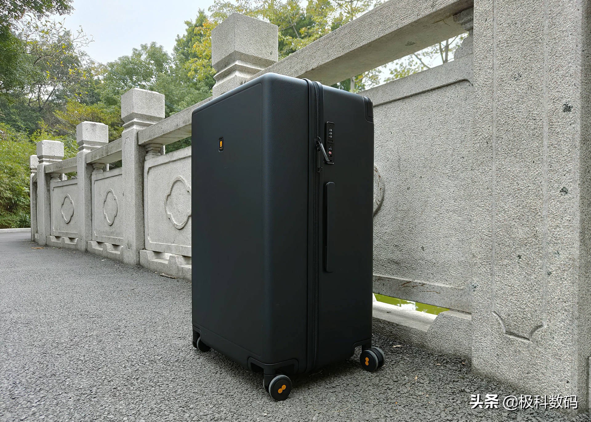 设计小心思，容量大提升，地平线8号大旅行家行李箱使用体验