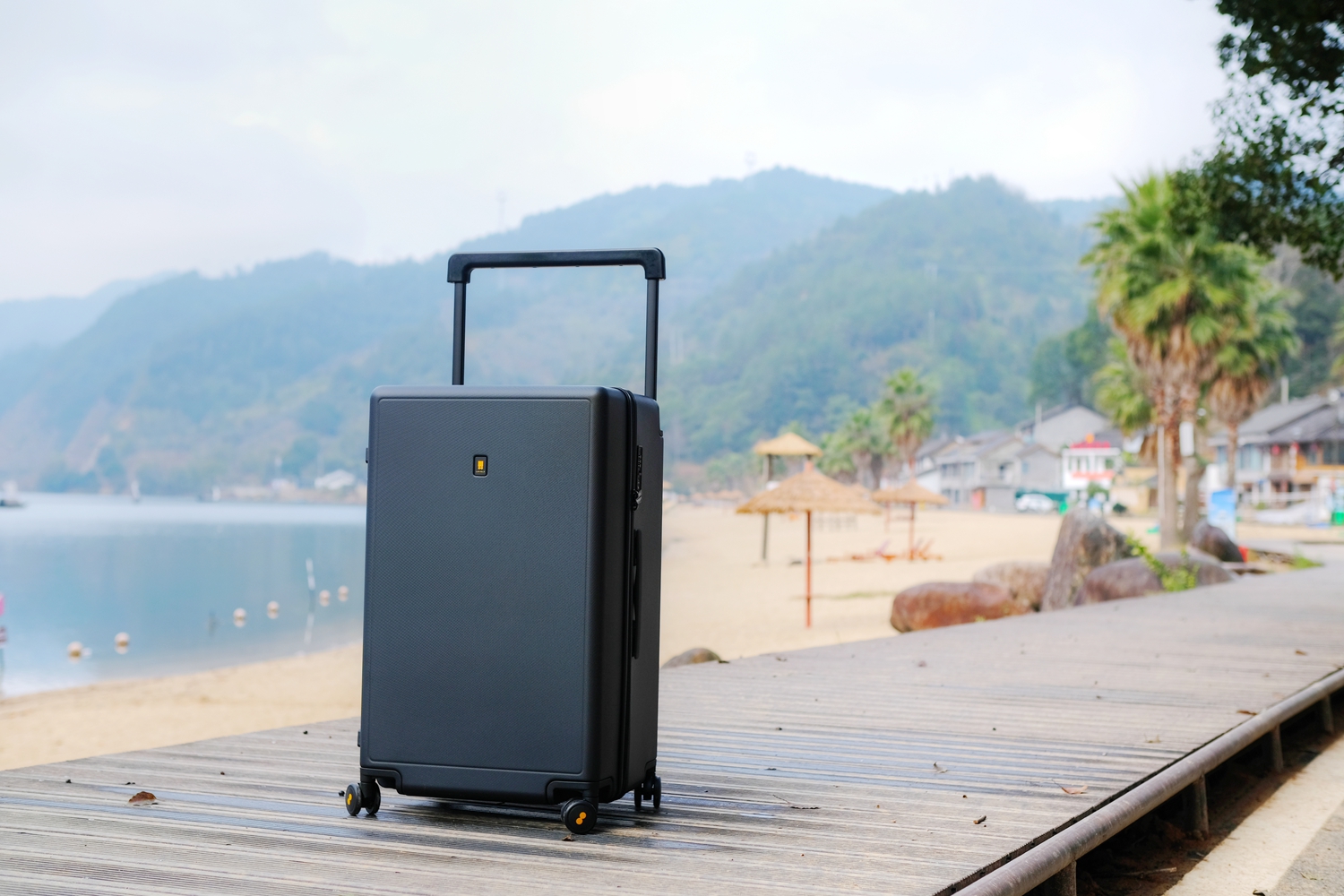 小型行李箱手提实用,重量轻且收纳量大可坐的行李箱