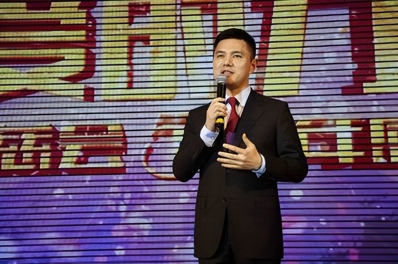 央视主持人赵普在央视呆了多少年,央视主持人赵普的创业经历