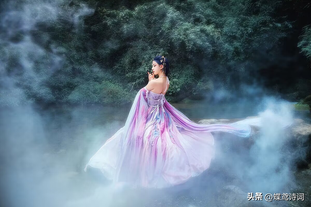 女人如水作者//周峰朗诵//罗恩雷