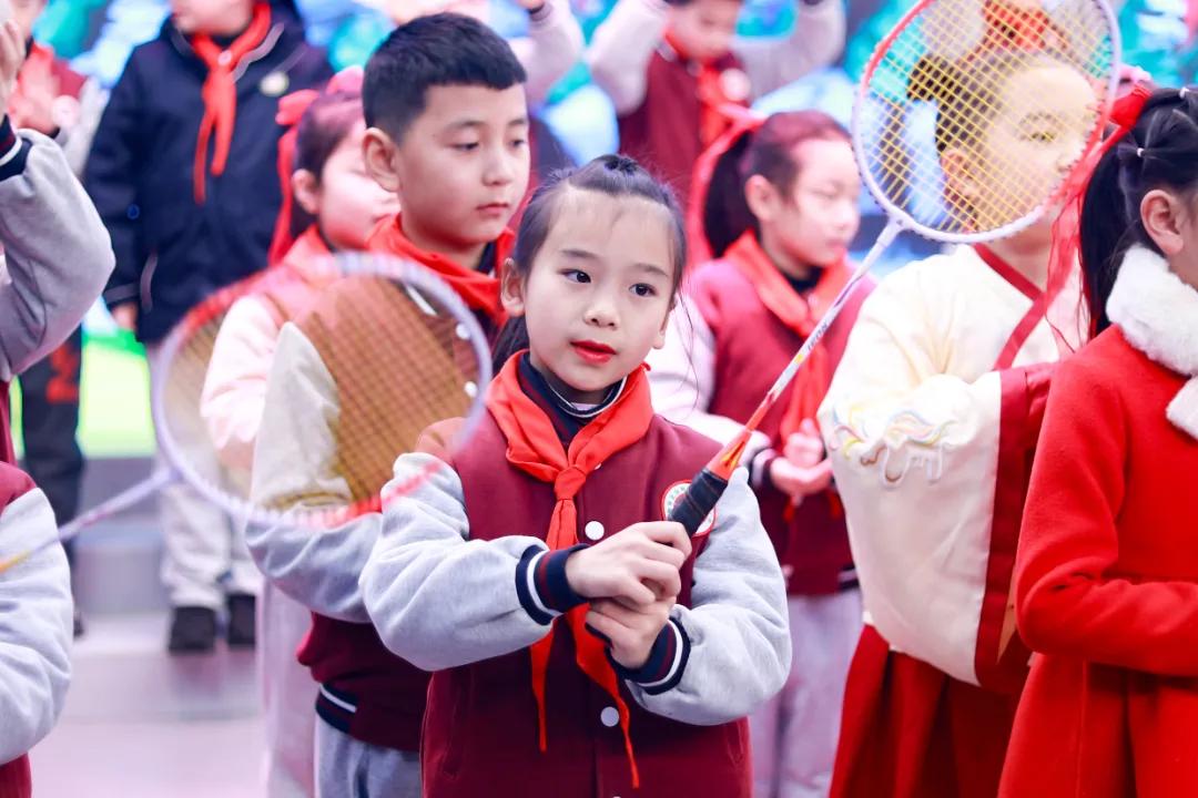 红领巾向未来少先队活动课,红领巾向未来小学班会