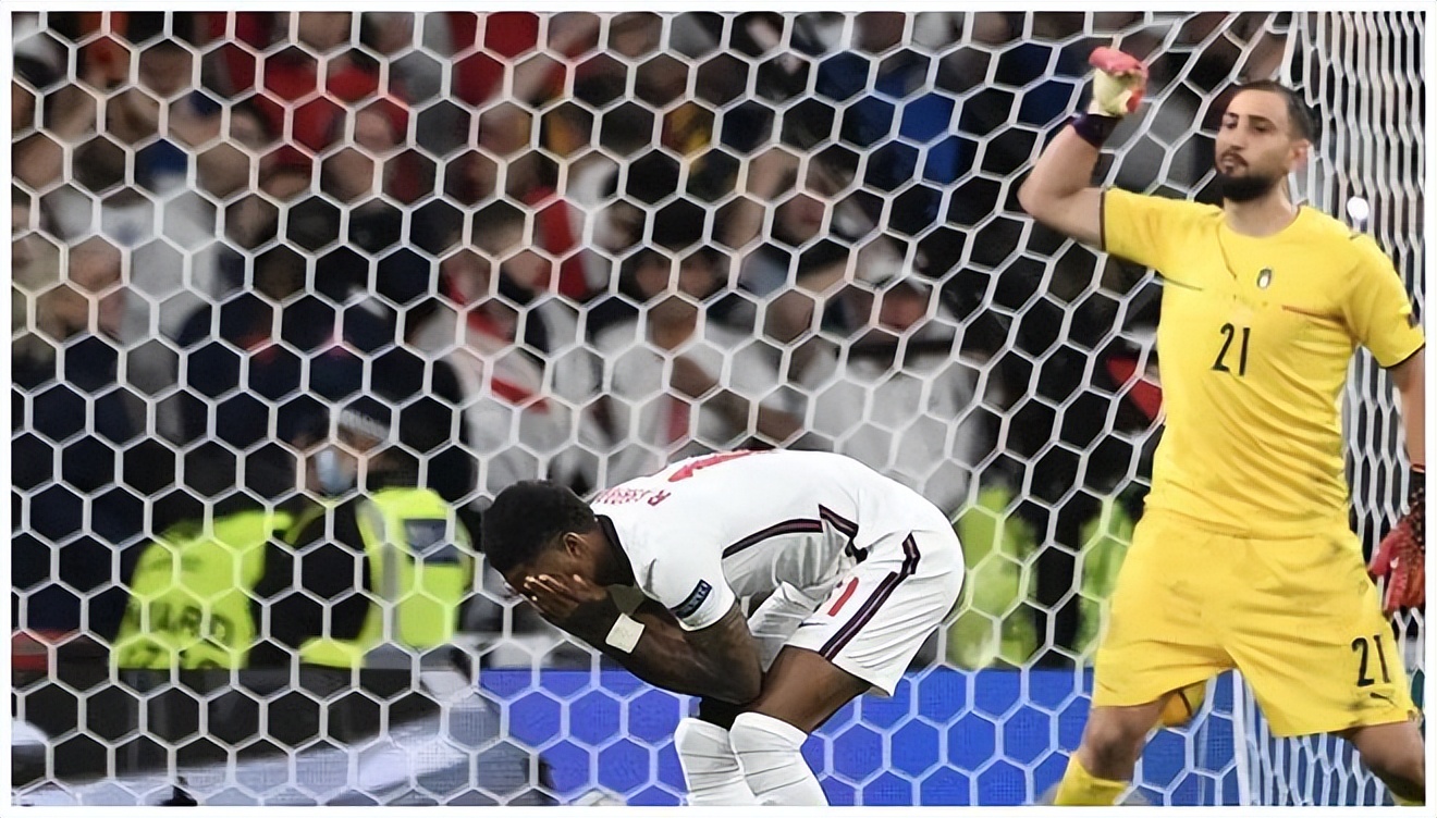 “一年被骂3万次”不冤？曼联太子已被证明大赛难堪重用